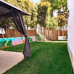 بيت شباب Lisbon Soul Surf Camp كاسكايس