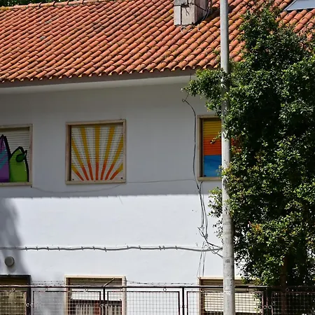 Хостел Lisbon Soul Surf Camp *