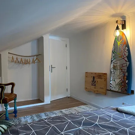 Lisbon Soul Surf Camp Хостел *