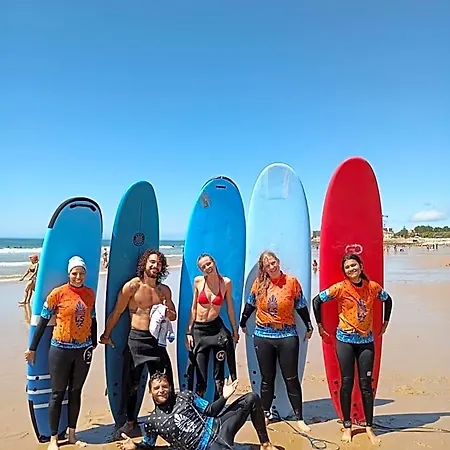 Lisbon Soul Surf Camp 호스텔 *